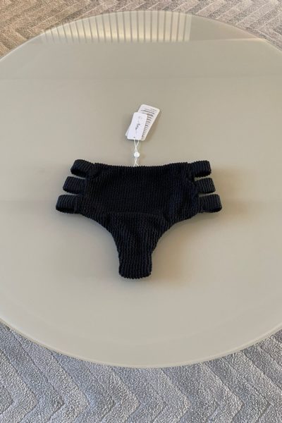 Calcinha Hot Pants Vazada nas Laterais